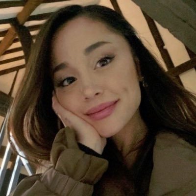 EseTangun36374's profile picture. Tangün Eşe, Paris'de Öğretmen'im Müzik dinlemek, Kitap okumak, Yoga yapmak, Seyahat etmek, Fotograf çekmek, Dans etmek, Spor yapmak ile ilgileniyorum ve Fenerba