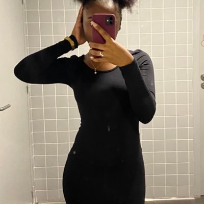 ErmaGoksoy3355's profile picture. Merhaba ben Erma Göksoy, Paris'de 60 yaşında bir Fotografçıyım ve Manchester United taraftarıyım.