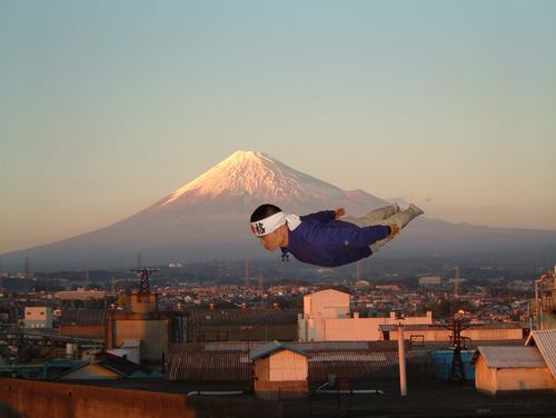 A 62-year-old single man, who loves Mt. Fuji and works at an auto parts manufacturer on a fixed-term contract. 富士山の麓に住む62歳の独身オジサンです。たまに政治のこと、たまに歴史散歩のことをつぶやきます。