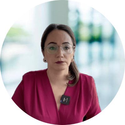 A.Fulya Çalar, İngilizce Ekonomi bölümü mezunu olup 15 yıllık kariyerine ABD'de Muhasebe ve Finans uzmanı olarak başlamıştır.Mali Müşavir ve Bağımsız Denetçidir