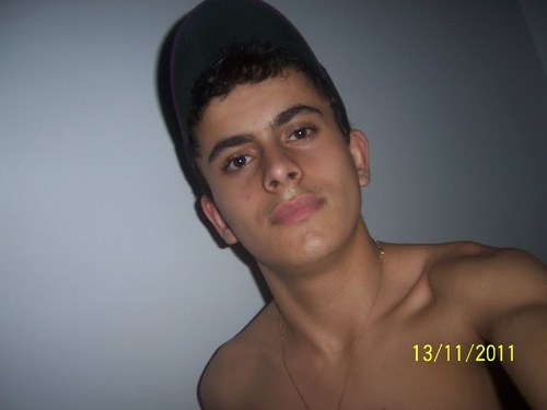 Vou Pegar Um Tijolo E Escrever Nele Ah Palavra SAUDADE.

Depois, Vou Pegar Esse Tiijolo E Jogar Na Sua Cara,
Pra Você Ver O Quanto A Saudade Dói. :D