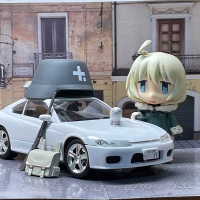 クルマ好きの者です。ミニカー集めたり、ブルアカやクルマ系のゲームもしたり、二次創作のSS小説作ったりとのんびり活動してます。最近、ブルアカのヒカリとセイアとカノエの推しになりました。