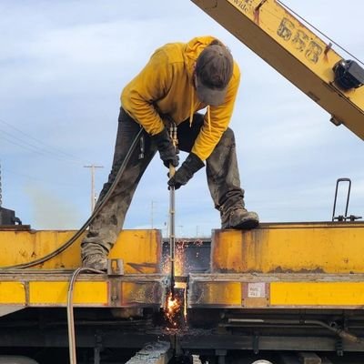 Locomotive Worker 
Heavy Equipment Operator                        
#GamblingTwitter
#GoBucks 🌰🌰