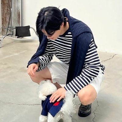 parisvrion's profile picture. 𝐋𝐀𝐊𝐎𝐍 𝐅𝐈𝐊𝐒𝐈 : paras berkarisma yang tergambar pada sebuah potret diri, sang wira.