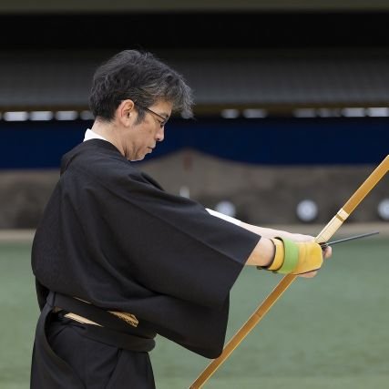 四段。佐賀県鳥栖市弓道連盟副会長。「変態紳士」は自分にとって称号以外の何物でもありません。

「ぺーさん」と読んで下さい。

無言フォロー歓迎です。気付き次第弓道のこと呟いてる方はフォロバさせて頂きます(´ｰ｀)

弓道以外もよく呟きます。