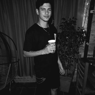 Rock And Roll♠ ♏♏ ▼Con un vinito soy feliz♪