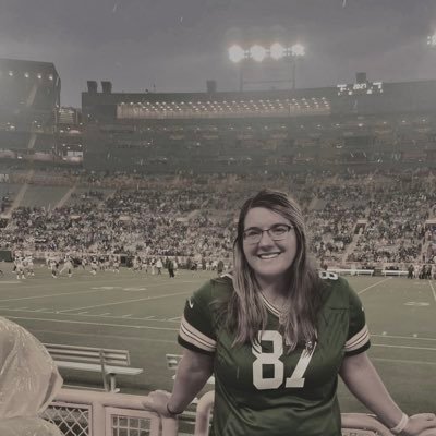 Taylor Swift, Disney and the Packers. #Swiftie Just a girl trying to find a place in this world and to hug my idol **Fan Account!**