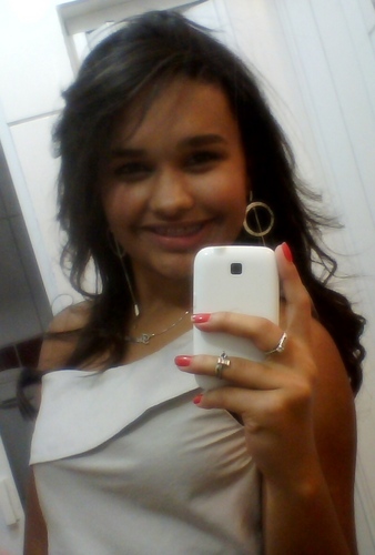 Não me considero perfeita, e não vou sair por aí dizendo que sou inocente porque sou um ser humano e posso errar ;DD
