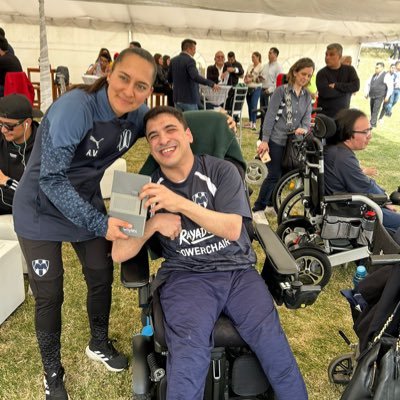 jugador de rayados powerchair #10( delantero) aficionado a mis @rayadas y @desmonsivais y @maryjuarezcute 🥊⚽️⚽️♿️ y @cris_porta