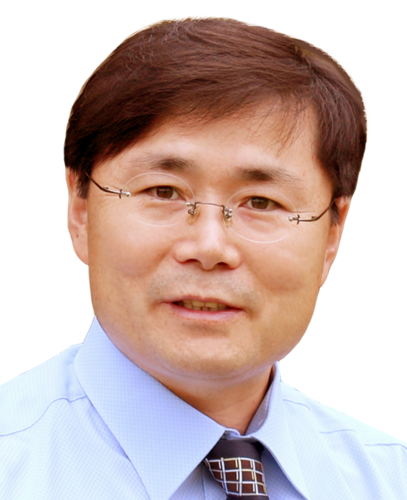 여수 돌산생, 백초초/여수중/여수공고/건국대학교 신문방송학과 졸. 미국 Southern Illinois University 언론학박사. 제주대학교 언론홍보학과 교수. 세계인명사전 등재. 풀브라이트 교수. 한국언론학회, 방송학회 이사, 제주MBC TV 시사토론 진행자 등 엮임.
