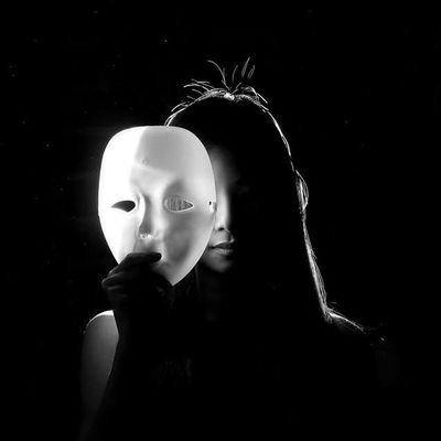 zia_libri's profile picture. #pwmwatt