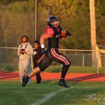 5,10 190 2025 |RB| Bowling green High School. 4.6 40, all conference RB, all district RB. 245 bench, 405 squat, 225 p. clean. 636-295-9971. danedunn06@gmail.com