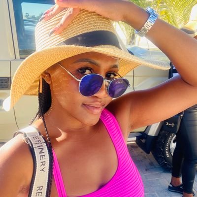 ndeshiiJ's profile picture. love & light❤️