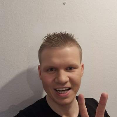 LarsQuantities's profile picture. Youtuber: LarsQuantities 
https://t.co/W2BgT9aItR
I record myself while I eat 😁