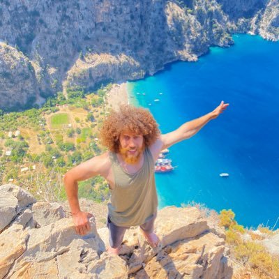 bedrisenci's profile picture. Görünüşüyle ya da kendi önyargılarınız ile insanları değerlendirmeyin