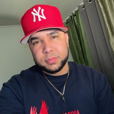 Santiaguero | Aguilucho | New York Yankees | Lectura | Vino | Musica | Spanglish |