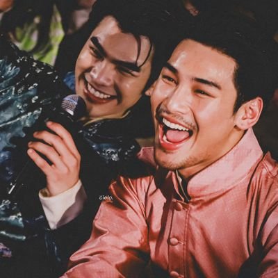 MileApo is my daily joy, my happiness, my everything, kp my favorite series.
ManSuang is now on Netflix 🙌🎉

Love you Apo Nattawin and Mile Phakphum 💛💚