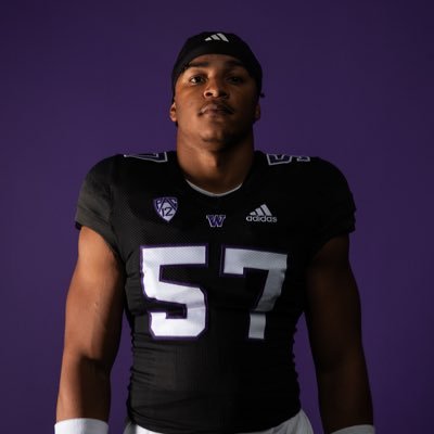 anthonyward1_'s profile picture. I’m doing things differently       @UW_Football