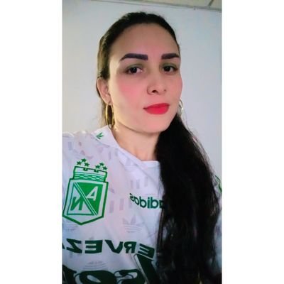 Me apasiona el fútbol 💯 % sureña...me gusta viajar, amo mi profesión, paisita a mucho honor 🇳🇬💚
✯ᴗ✯Instagram alexa_8812