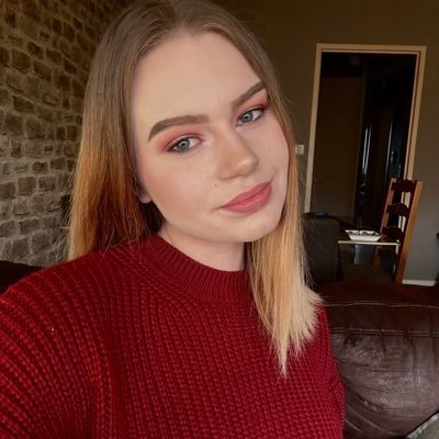 chloexdln's profile picture. ✨🤍🥂🪩