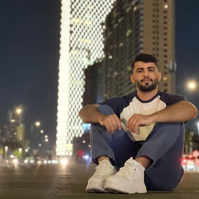 اللهُم اكتب له السعاده الدائمه وإبتسامه لاتغيب وقلب لايحزن♥️♥️.