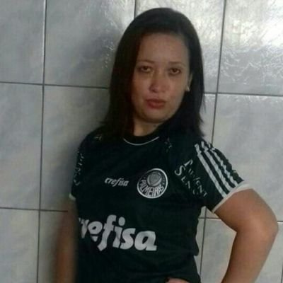 Serei Palmeiras.
Seja longa a jornada.
Seja dura a caminhada.
Palmeiras no peito e na alma.
Nos gritos e nas palmas.
Eu CANTO EU SOU PALMEIRAS ATÉ MORRER