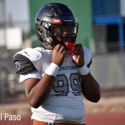 | 5,11 200lbs| DT | C/O 2027| Pebble Hills HS football