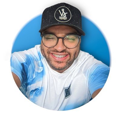Músico, arranjador e diretor musical do CANTOR SALGADINHO e AMIGOS DO PAGODE 90.