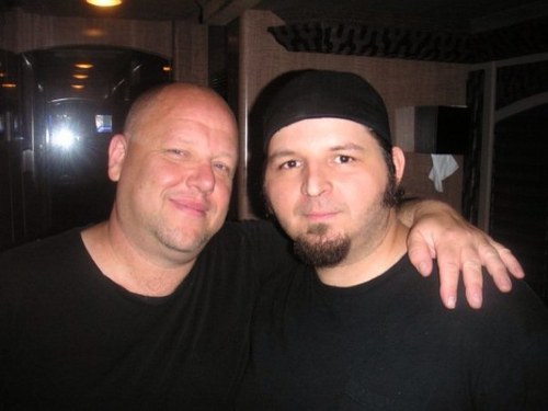 JeffPickman's profile picture. I turn knobs and push faders.....I strum me a 6 string....I like Pizza