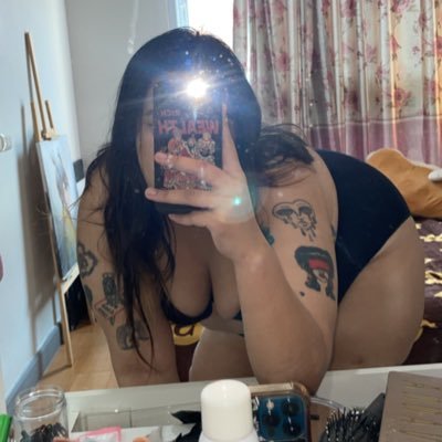 แอคนี้ตามใจตัวเอง ระบาย ลงรูป พูดคุย(น้อย) ไม่มีแอคล็อค ไม่ตอบ DM ทักมาแล้วไม่ตอบ แปลว่าไม่คุย.
