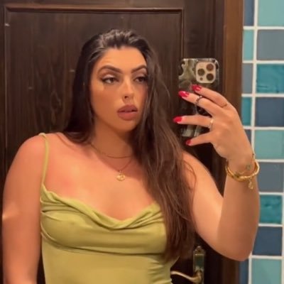 ariana_floydd's profile picture. art 🖼 📍California Architectural Designer | Real Estate | Basic Engineering | Sweet mom @kourtneyfloydd_ari on TikTok