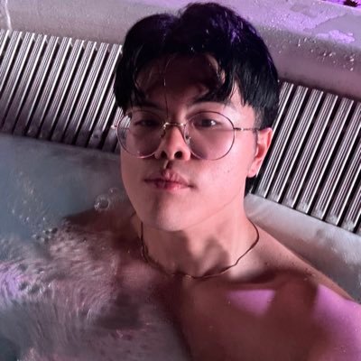 ➡️ chella • 22 • lover of men • wanted internationally for cybercrime (catfishing)