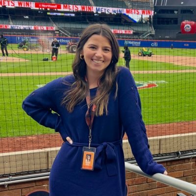 S17Becky's profile picture. senior designer @excelsm // prev @mets