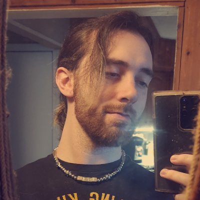 29 | metalcore and bass music addict | horror/dark fantasy enjoyer | big titty goth boyfriend