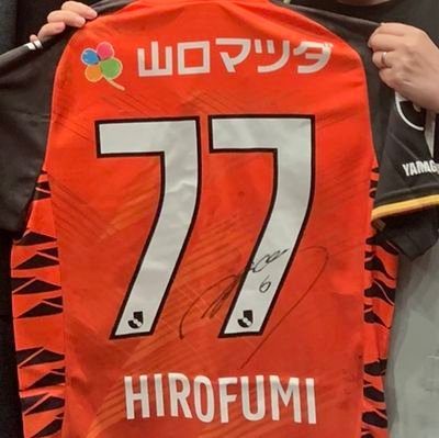好きなことは旅行とサッカー観戦です♡ 美味しい食べ物とディズニーとサンリオと刀剣乱舞を愛しています。料理は苦手、掃除は得意、節約は趣味。(笑) ポイントヲタク。キャッシュレスヲタク。成人です。お取引の際にはゆうちょ銀行とメルペイに対応可能◎ よろしくお願いします♪♪♪