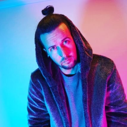 RavenRecordzSat's profile picture. Deutschpop Sänger bekannt als Sato der Samurai
In über 1 Mio Zeitungsauflagen
2facher Votingewinner Hofa Song Contest
8 Wochen Austria Dj dance Charts