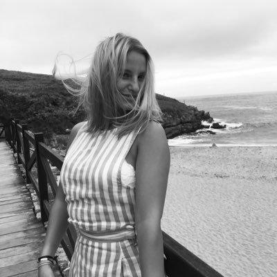 AALEE99's profile picture. La revolución  de las pecas que vencieron al sol.          De eso tratabas tú