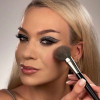 Alina Leen | UGC | MAKEUP(@alinaleenmakeup) 's Twitter Profile Photo