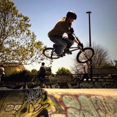 Bicycle mechanic been riding since the 70s sponsored by feeblelifewax work with the the Tracy bike life youth group