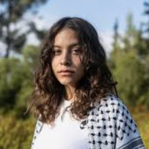 LeslieAnde7527's profile picture. Data analyst with a love for baking, turning spreadsheets into sweet treats