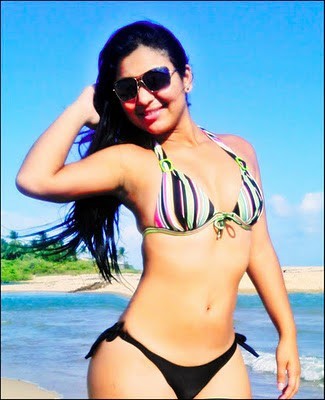 〃COBRA TIRA O ZÓI, VÊ SE ME ERRA Já viiu rainha perder a coroa? Aceiita recalcada, eu nasci pra ser patroa ♪