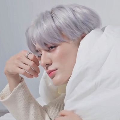 ovillainn's profile picture. 𖢻 Bussines :  immediacy of precision: more and perfectly more most ethereal silence through twilight's mystery made flesh.