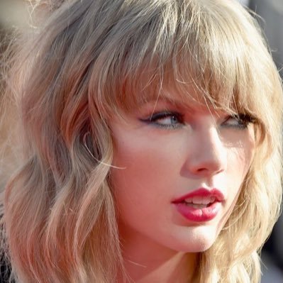 copydress's profile picture. gosto muito de carrinhos correndo ao redor do mundo e daquela cantora loira que parece a barbie ͏ ͏