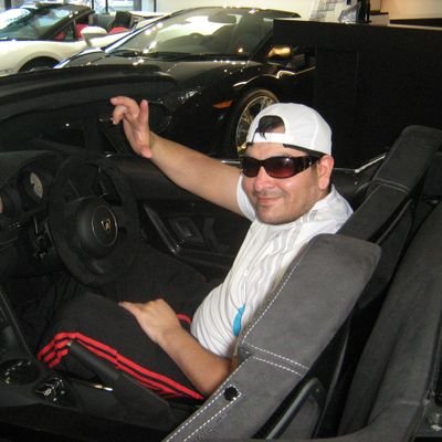 Juliocesar75321's profile picture. 