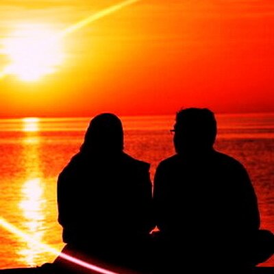 Lirik Senja on Twitter: "Aku, punggung kesepian; yang akan meluruh saat