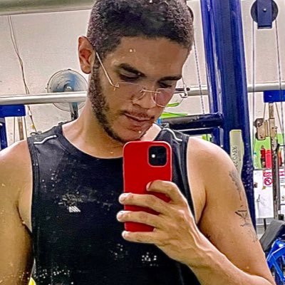 lu1zzzzzzzz's profile picture. 