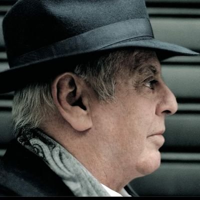 Conductor, pianist, author & activist. Music Director @StaatsoperBLN @Staatskapelle_B. Co-founder of @DivanOrchestra. Founder of https://t.co/yDxiuFwO3C