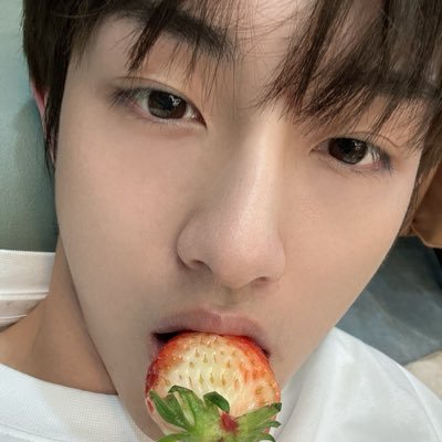 lovesomewin's profile picture. #윈윈 너 만나서 내가 너무 행복해요 ☁️🩵