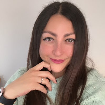 ivonneazup's profile picture. Mi yo cuántico me hace bromas.