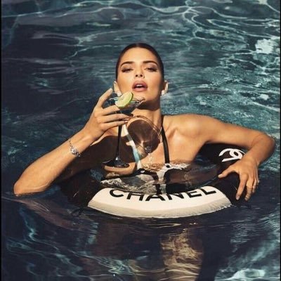 Nini_ishere's profile picture. 